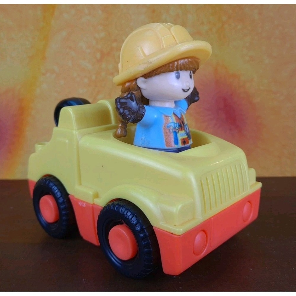 Fisher Price Little People Yellow Tow Truck W/Figure Tested And Working Sounds